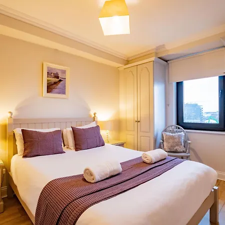 Dockland - Penthouse Apartment *
